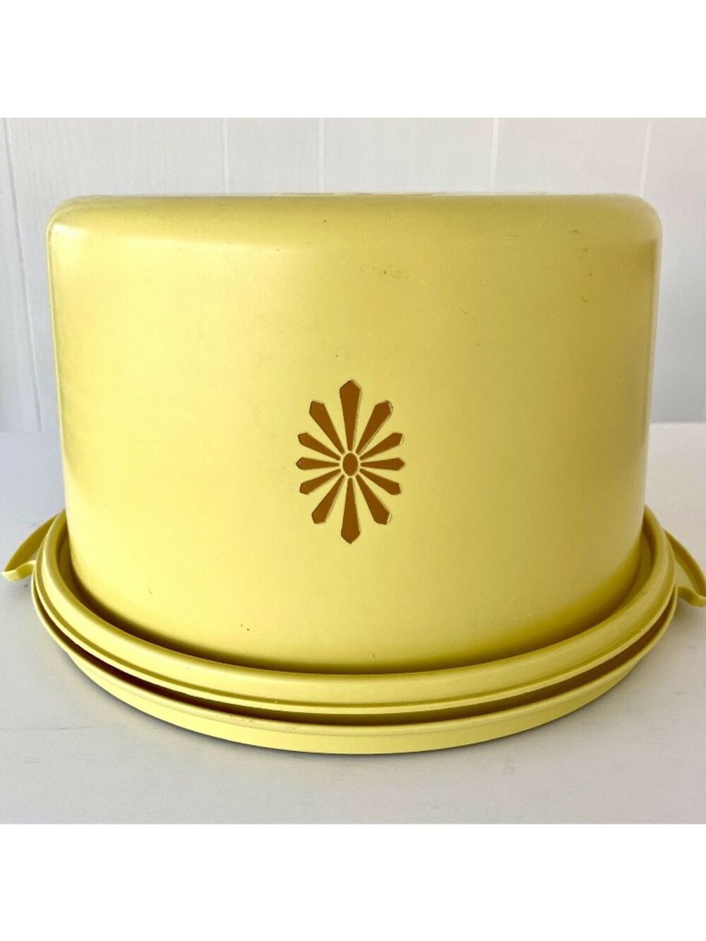 Vintage Tupperware Harvest Gold Servalier Cake Cover Canister 683-5 Lid 684-5
